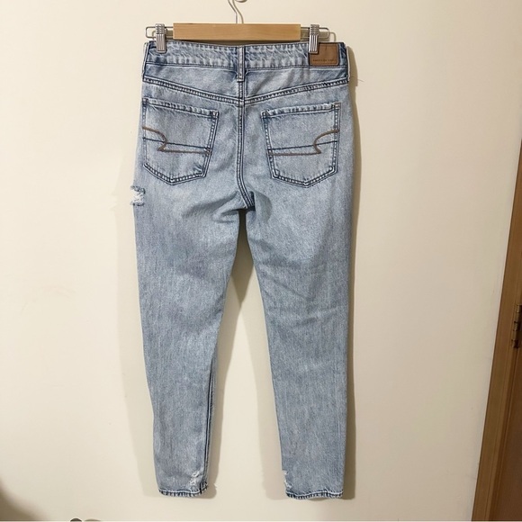 American Eagle Tomgirl Womens Distressed Jeans Button Fly Size 2 - Picture 2 of 12